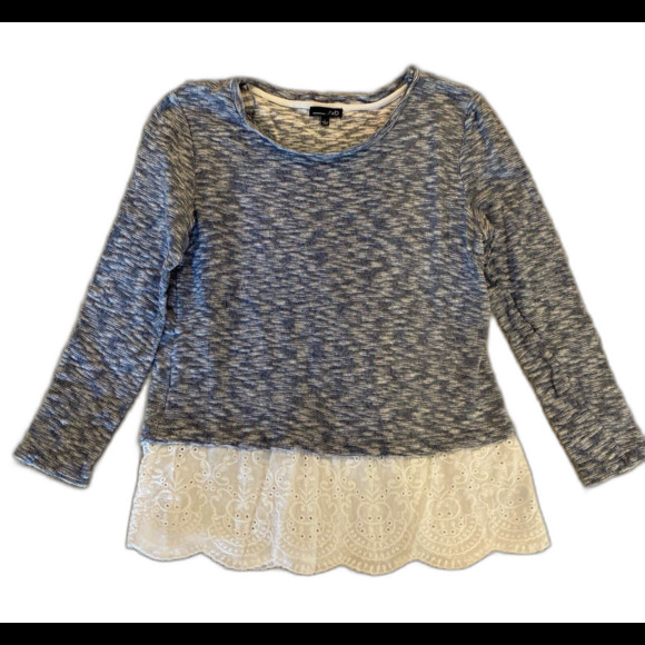 RXB Top Sz Large Blue & White Distressed Wide Eyelet Lace Hem + Stretch Pullover - Picture 1 of 8